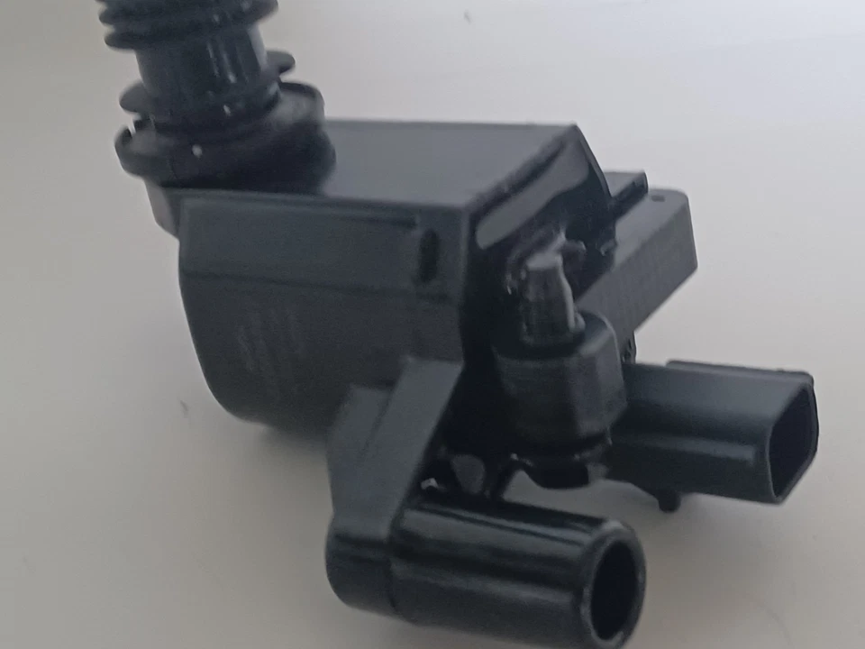 Delphi GN10372 Ignition Coil for Dodge RAM Jeep Chrysler 5.7L HEMI - Image 2 of 4