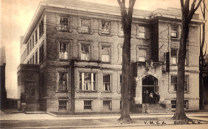 Batavia NY  YMCA   UDB  ALBERTYPE  B/W Postcard STREET VIEW UNPOSTED EXCL *