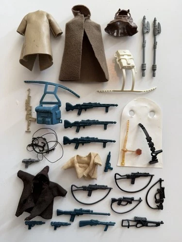 Vintage HUGE Lot Kenner Star Wars *AUTHENTIC* Weapons Blasters Accessories Capes