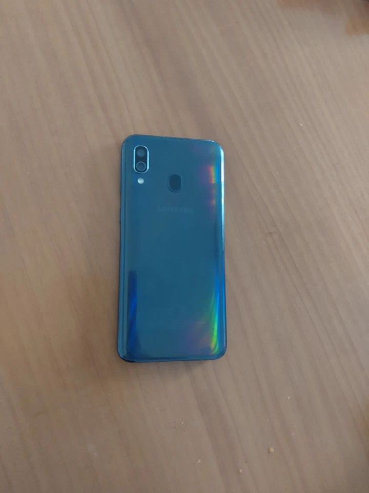 Samsung Galaxy A40 - 64GB - Blu (Senza operatore) (Dual SIM) - Immagine 4 di 4