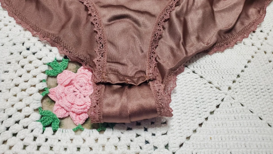 JCPENNEY Lencería Body Satinado Encaje Ribete Talla 34 Peluche Cierre a Presión  Foto 4 de 4