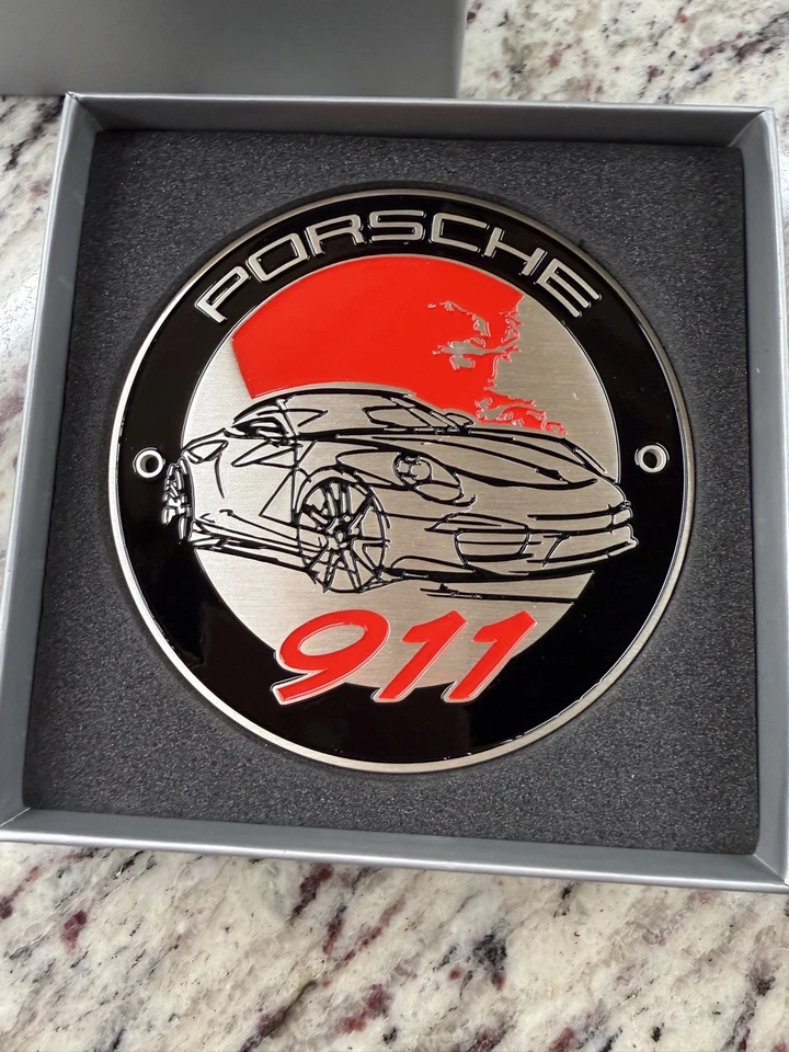 Emblema insignia parrilla Porsche 911 WAP 0500110G edición limitada #0203/2015 Foto 3 de 3