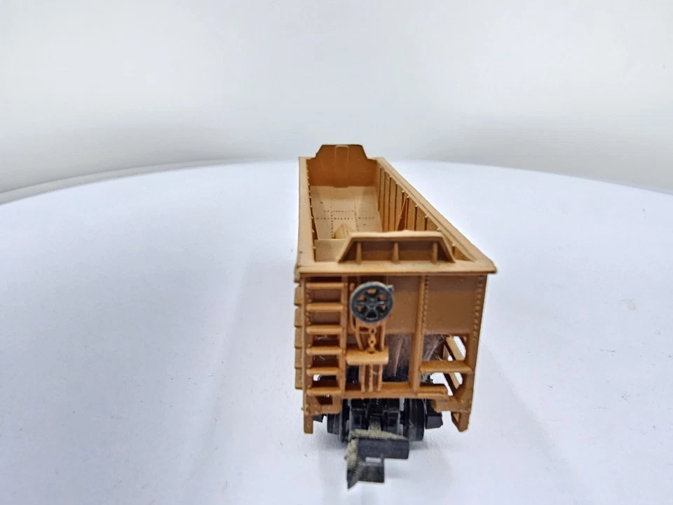 Model Power? N Scale Conrail 2 Bay Open Hopper Car CR 878015 Trains - Image 4 of 4