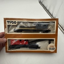 TYCO 932 HO SCALE SANTA FE OPERATING CRANE WITH BOOM TENDER IN BOX- NM EX