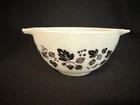 Vintage PYREX Black & White GOOSEBERRY Cinderella Mixing Bowl #441 - 1 1/2 Pints