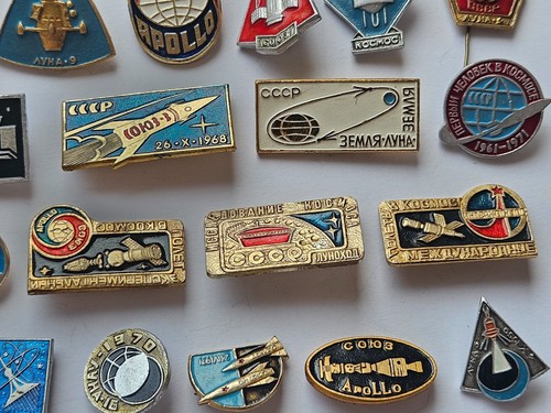 Set of 30 pcs. Pins Badges Soviet Space Program Rockets Austrounats Apollo–Soyuz - Picture 13 of 16