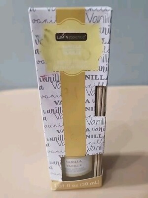 Signature Luminescence Vanilla Scent Reed Diffuser Seven 5.5'' Sticks 1.01 fl oz