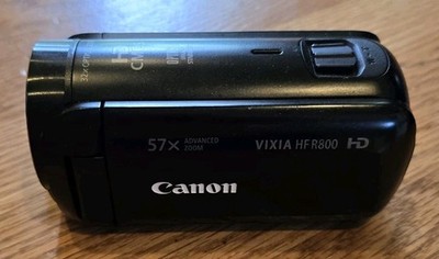 Canon Vixia HF R800 Camcorder With 5 Working Batteries, Tripod
