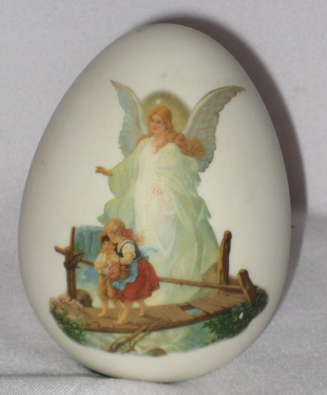 Angel Watching Over Children Design Decorative Egg - Pre-Owned