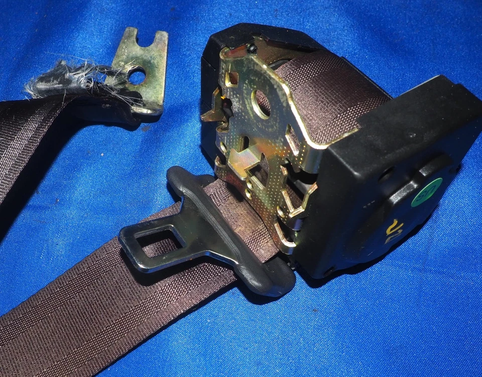 Conjunto de cinturón de seguridad derecho pasajero trasero convertible Jaguar XK8 1997-2006 FABRICANTE DE EQUIPOS ORIGINALES Foto 3 de 4