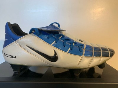 total 90 blue and white