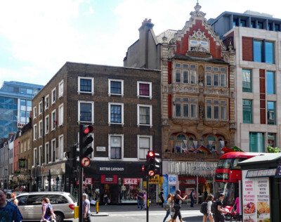 FOTO LONDON 145-147 OXFORD STREET AN DER ECKE MIT BERWICK STREET. NO. 145 O
