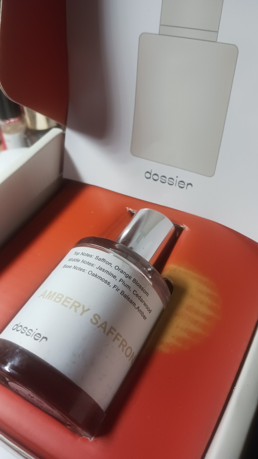 DOSSIER    "AMBERRY SAFFRON"  EAU  DE  PARFUM