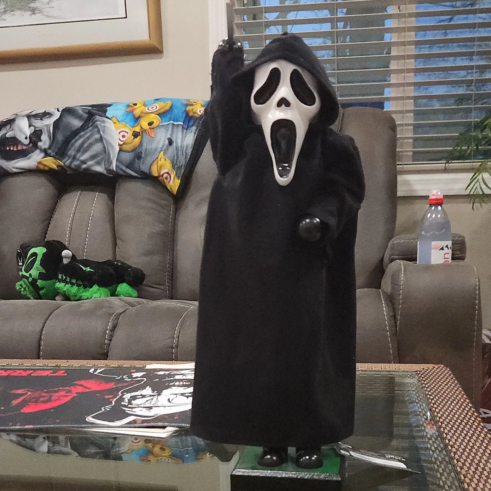 Ghost Face Scream Horror Nutcracker Collectible Figure Halloween Decorative
Opens in a new window or
