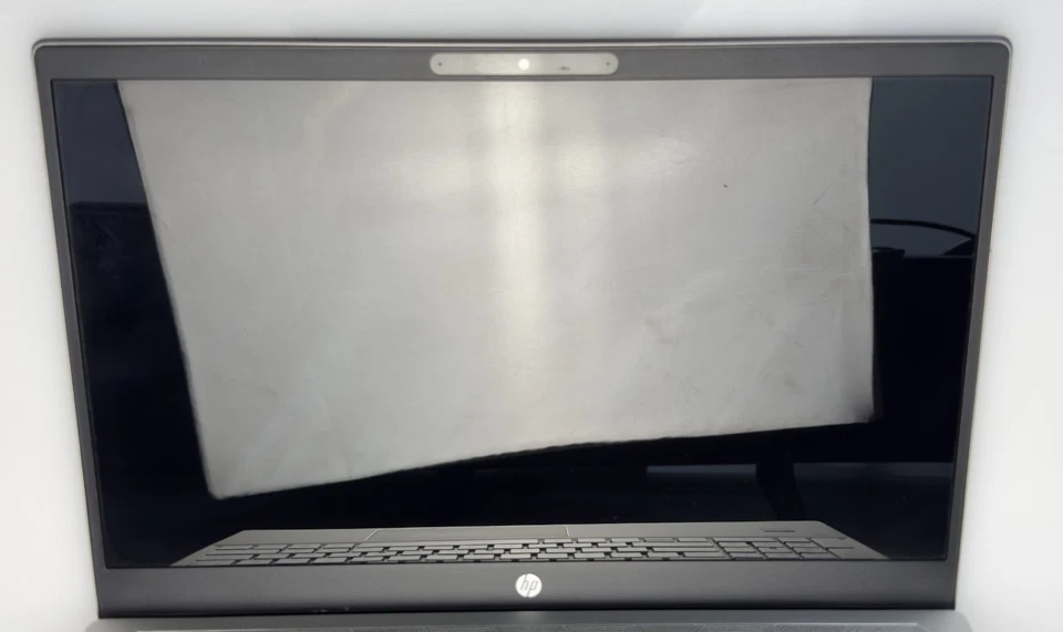 HP Pavilion 15 cs0082cl 15.6" 1080 i7 8550U 1.80GHz 16Gb Ram 500Gb SSD Win 11 Ho Foto 4 de 4