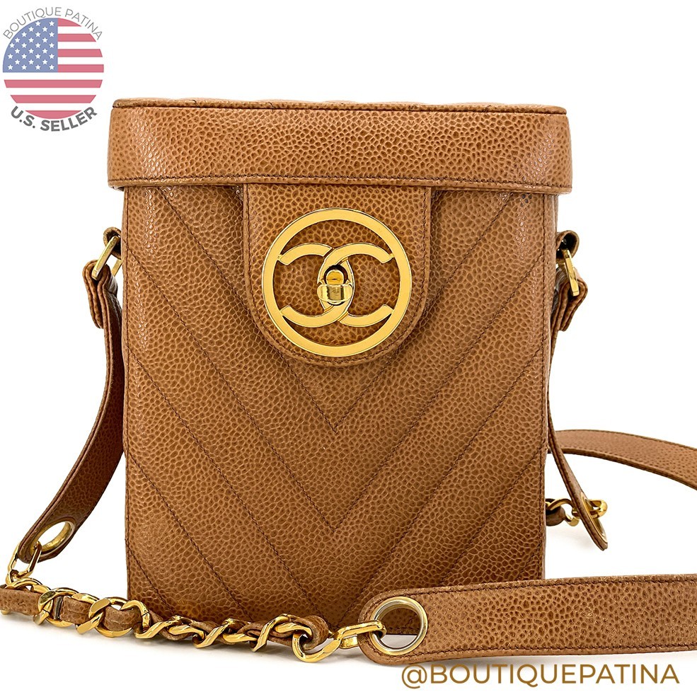 Chanel Vintage Caviar Caramel Brown Chevron Encircled CC Vanity Case Bag 67996