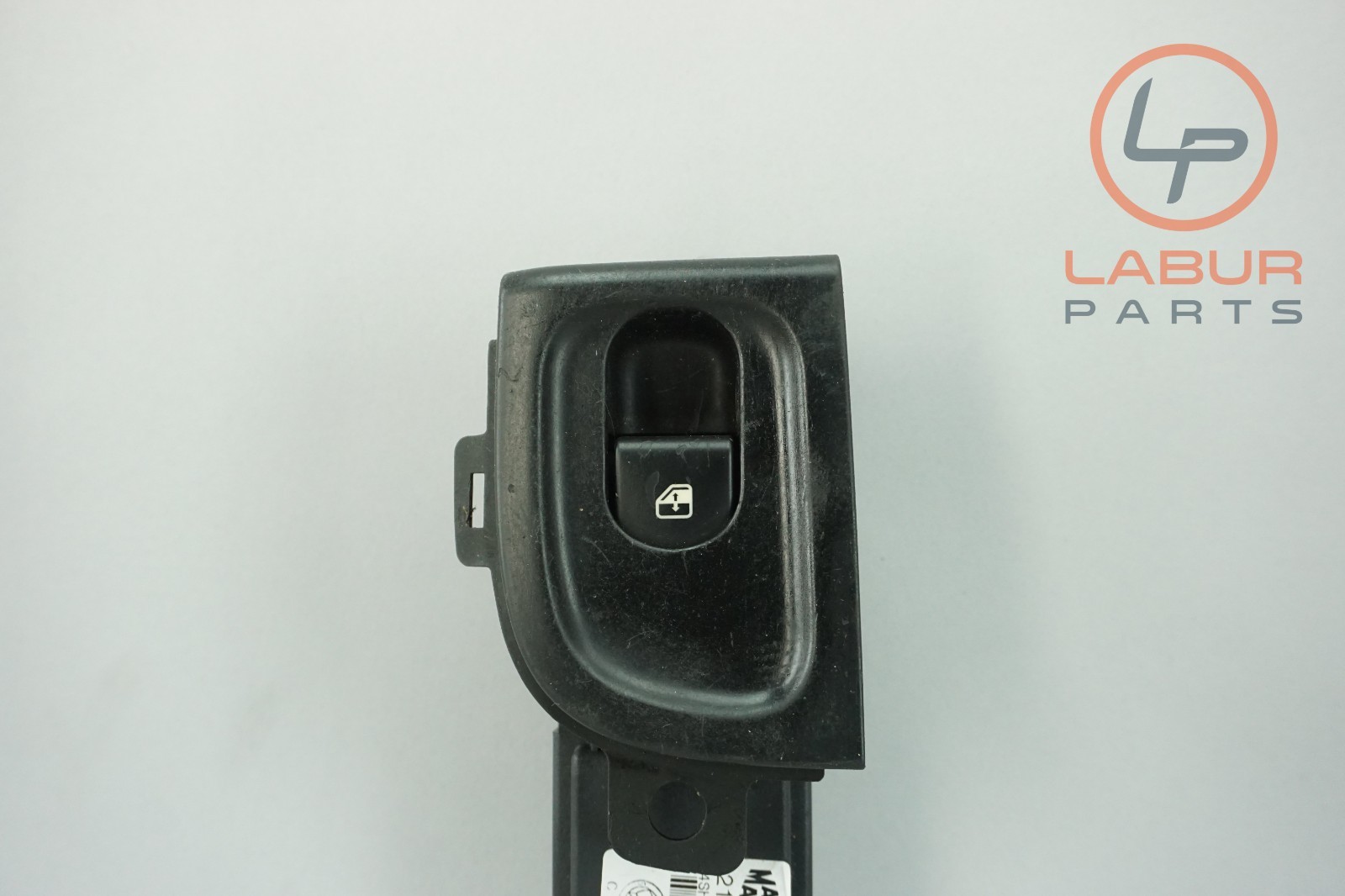 M139 03-13 Maserati Quattroporte Front Right Passenger Door Window Switch B1015