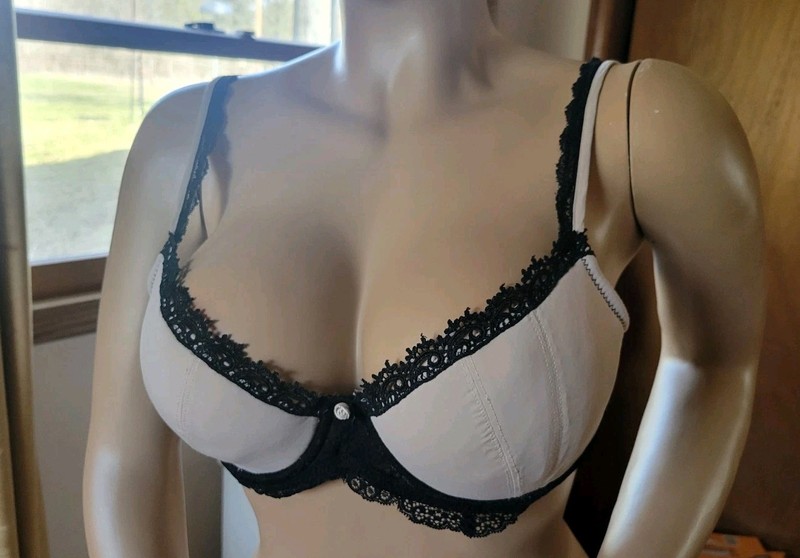 Felina Intimates 38d Nude Lined Black Lake Trim Bra