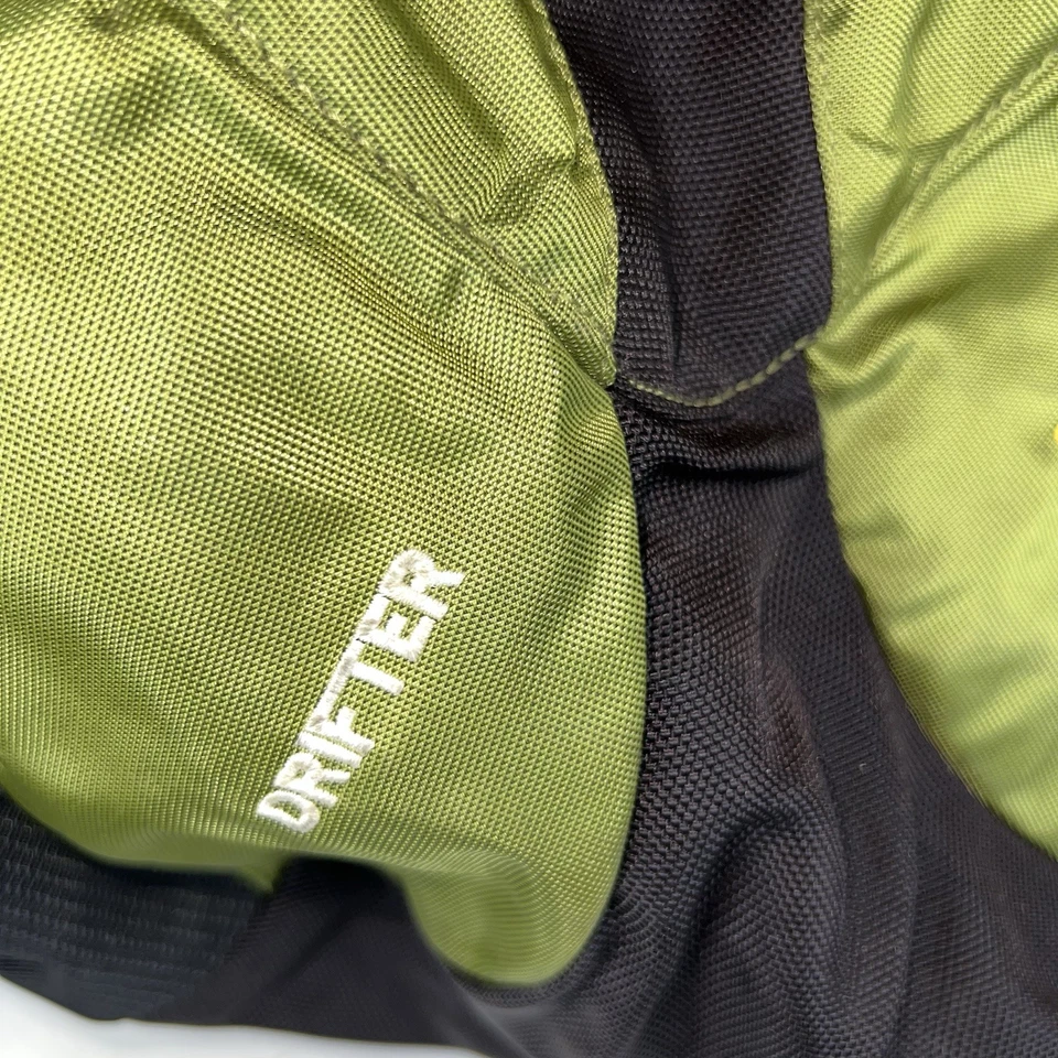MOUNTAIN HARDWARE (GREEN) (LARGE) 1900 cu DRIFTER BACKPACK - Image 3 of 4