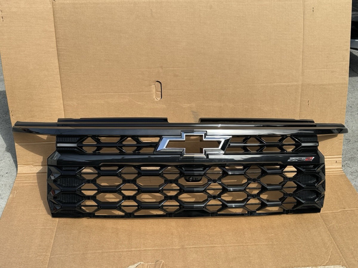 GM様 2022-2025 CHEVROLET SILVERADO 1500 ZR2 GRILLE W/CAMERA OEM USED
