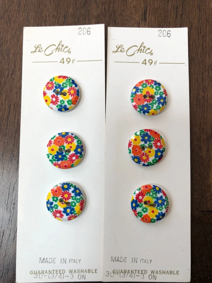 Vintage Sewing Button Cards Costumakers Le Chic Le Bouton 76 Buttons - Image 2 of 4