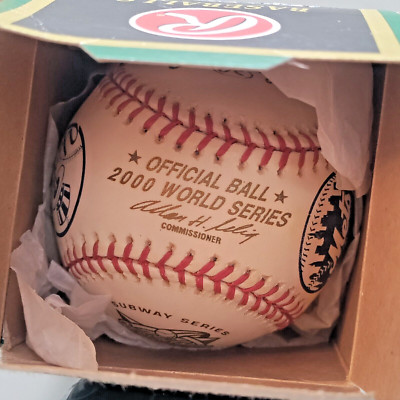 Vintage - 2000 MLB World Series NY Yankees vs NY Mets Official Dueling Baseball