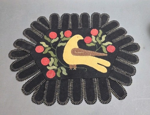 Primative Folk Art Wool Felt Quilted Applique Table Mat Cover Flowers Bird 
