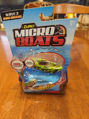 Zuru Micro Boats Wave 3 Dino Racers Boat #67 Dilophosaurus Green and Black - Picture 2 of 9
