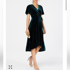 Vince Camuto Velvet Wrap Midi Dress in Emerald Green size 4
