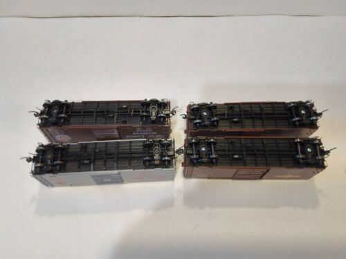 4 Kadee cars 1 B&O 3 Seaboard 40 ft box cars - Picture 4 of 9
