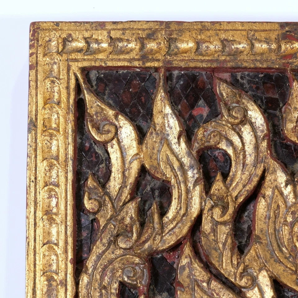 Escultura de mosaico de vidrio rojo madera dorada guerreros luchadores asiáticos siglo XVII/XVIII G+ Foto 2 de 4