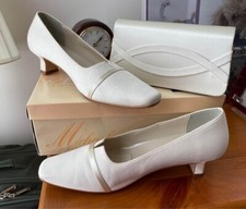 Wedding Shoes Size 9.5 Comfortable Pumps  Matching Purse Michelangelo David  s