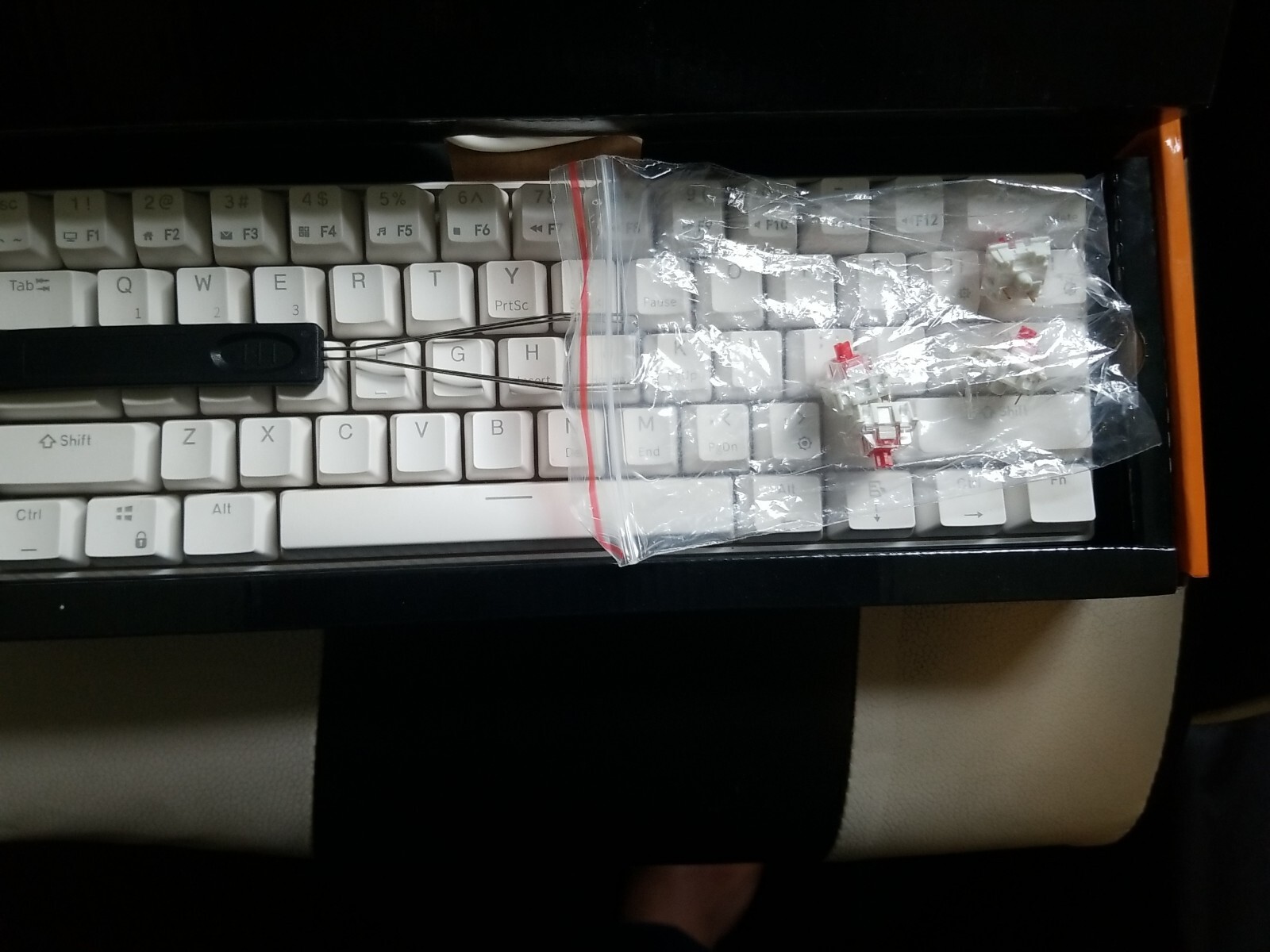 Royal Kludge Gaming Keyboard RK61 - Cherry Red Switches White Keycaps