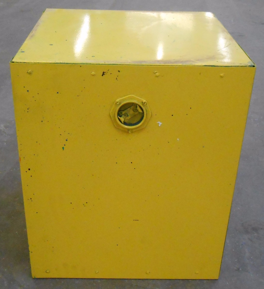 Petite Armoire De Rangement Eagle Safety - Capacité 4 Gallons - Modèle 1904, Sans Clé