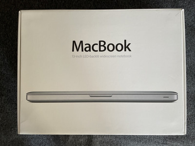 Original Apple MacBook Karton 13''     LED Backlit   leer   sehr guter Zustand