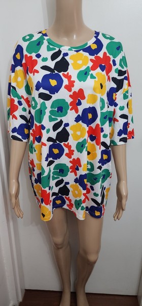 Women's Shein Tshirt Size Medium Oversize White Multicolor Floral Top Stretch 