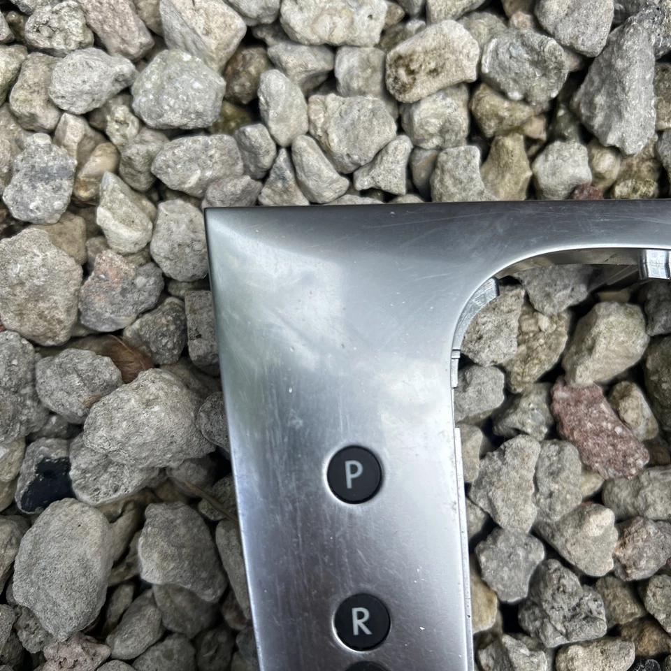 VW Jetta 2014 plateado palanca de cambios automática moldura OEM - 5C7713203A - ¡Envío rápido! Foto 2 de 4