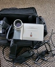 2 CÁMARAS DIGITALES CÁMARA DE VISIÓN NÍTIDA VL765 FUNCIONA COMO DEBE. SHARP VL AH30. COMO ESTÁ