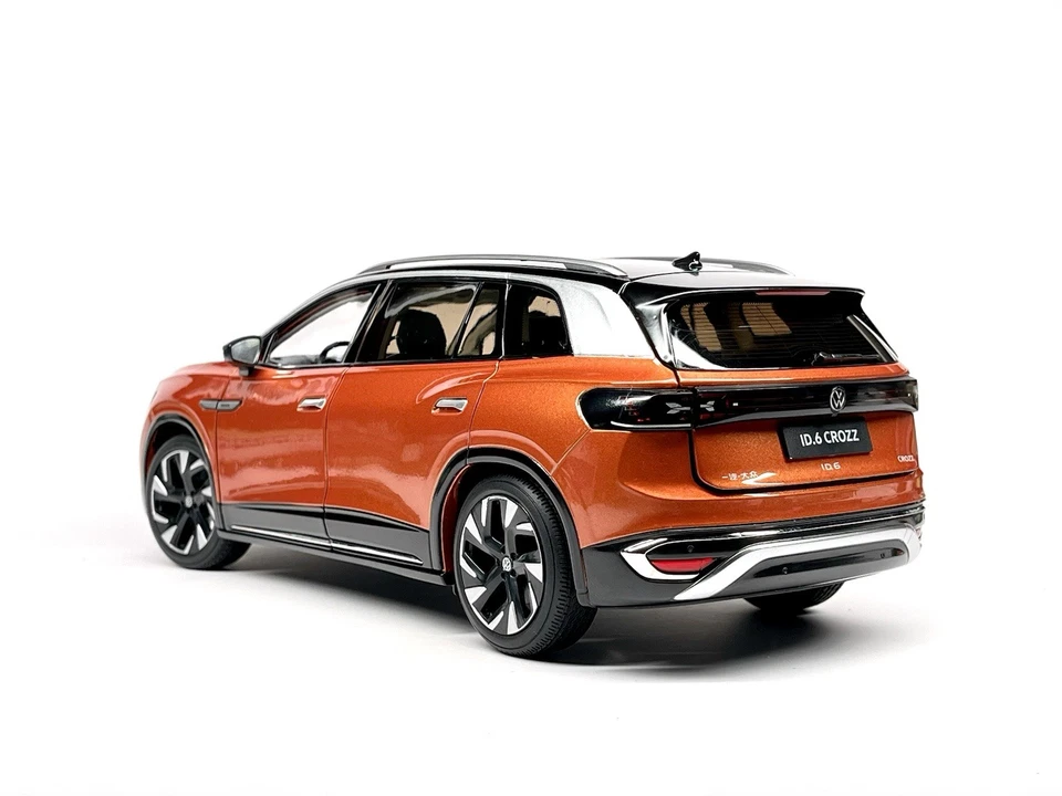 1/18 Volkswagen lifestyle collection ID6 SUV orange Diecast model car boxed - Image 2 of 4