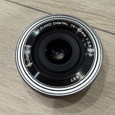 OLYMPUS PEN E-PL8 Mirrorless Camera, Digital Camera, M.ZUIKO