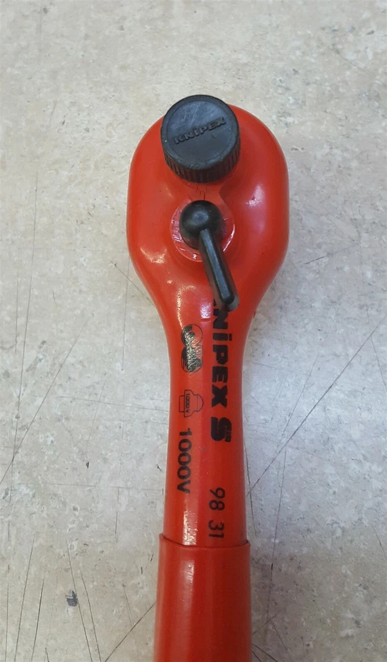 KNIPEX 9 PIECE 1000V DIPPED HANDLE RARE LOCKING SCREW RATCHET SAE SOCKET SET - Image 3 of 4