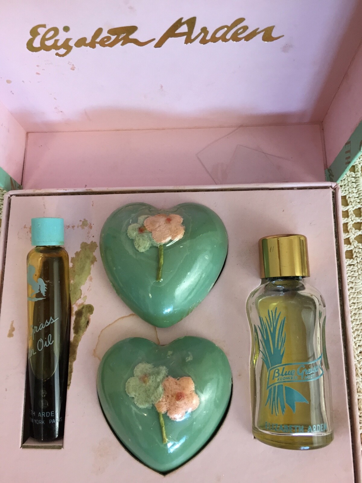 Vintage 1950s Elizabeth Arden Blue Grass Gift Set Soaps, Bath foam