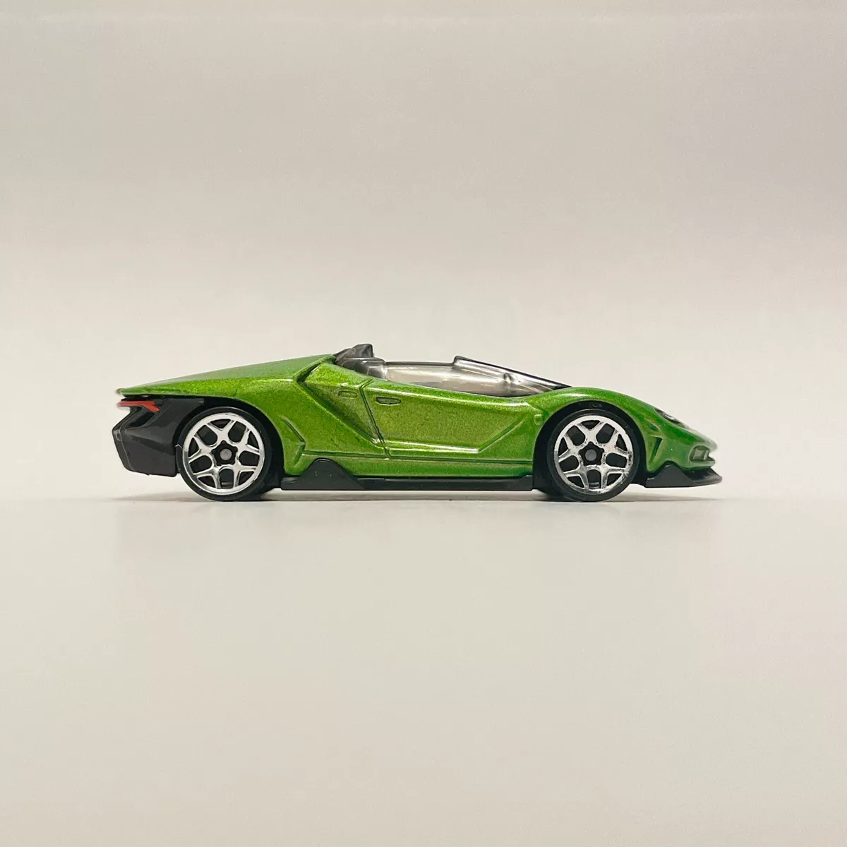 Hot wheels lamborghini deals green