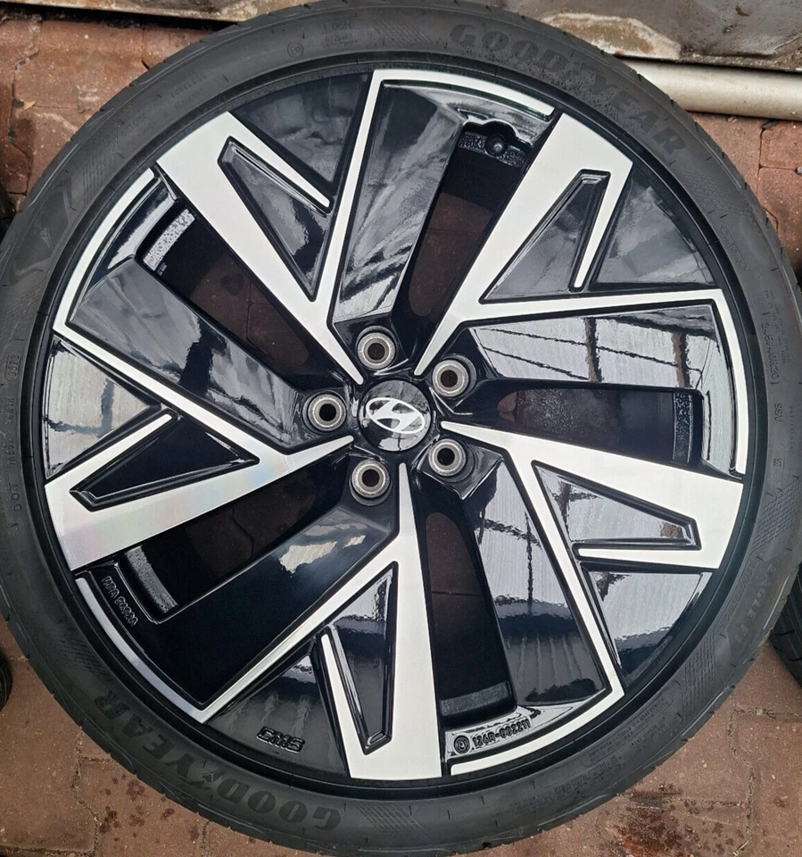 Hyundai IONIQ 6  Sommerradsatz 245 40 R20 99V 8,5X20 ET53,5 5X114,3  ALU CMS - Bild 4 von 4