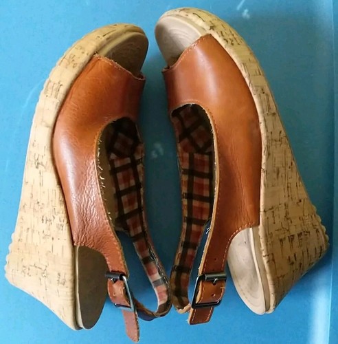 Crocs Women's Size 7 A Leigh Brown Wedge Heel Slingback Sandals W - Picture 1 of 9