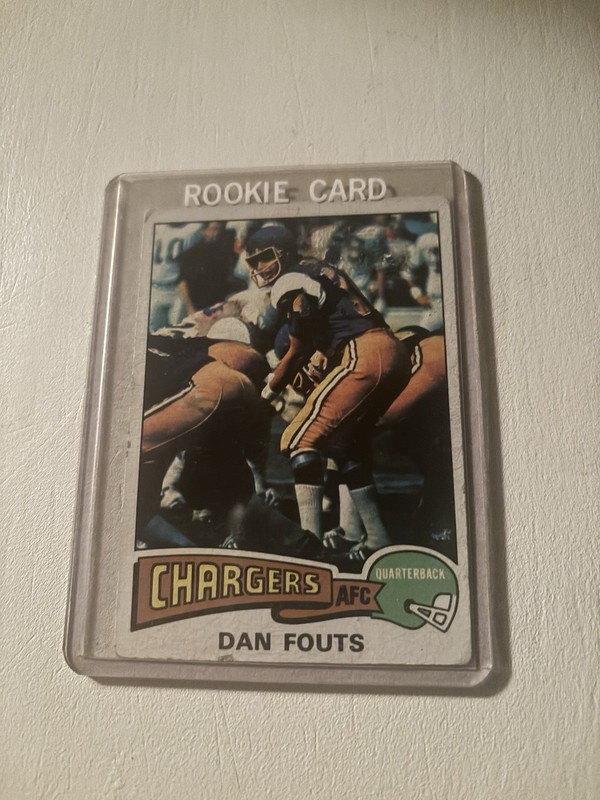 1975 Topps Football Dan Fouts Rookie Card #367