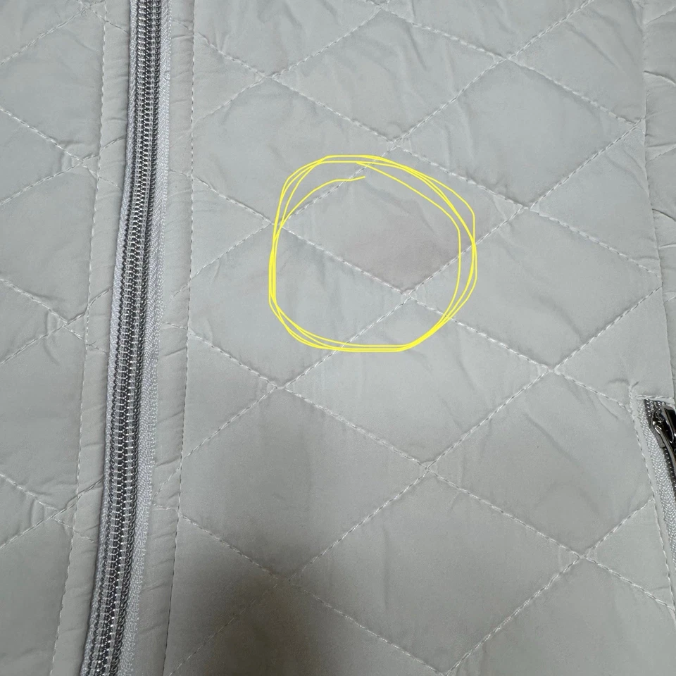 Chaleco acolchado ligero blanco Colosseum para mujer con logotipo de Michigan talla pequeña Foto 3 de 4