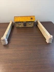 MARX REVOLUTIONARY WAR TIN CABIN & TWO TIN ROCK WALLS WITH STONE END CAPS