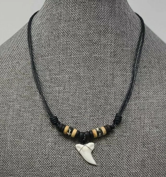 Medium Shark Tooth With Bone Beads Necklace | Boardriders