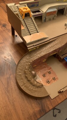 Vintage 1979 Mattel Hot Wheels Construction Site Sto & Go Play Set